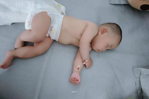 红河四个月宝宝12斤